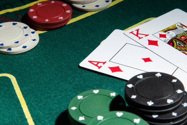 Diamond Empire slot game interface showing five reels and active paylines on bigmo